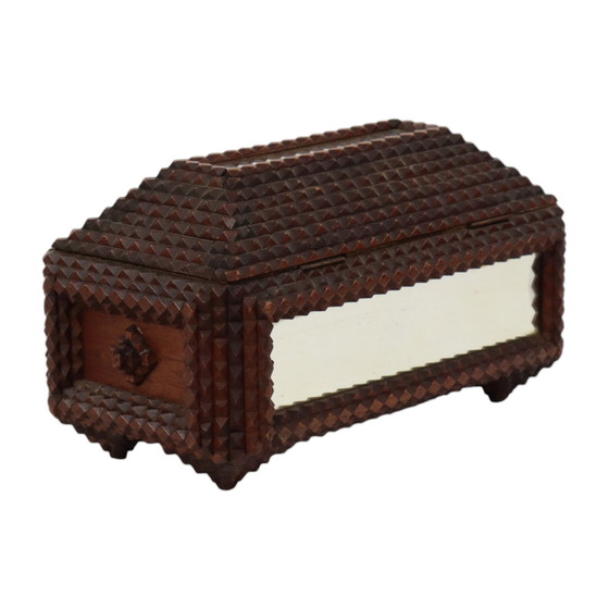 Image 1 of Antike Tramp Art Box Volkskunst