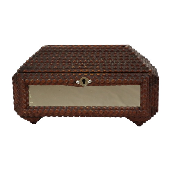 Image 1 of Antike Tramp Art Box Volkskunst