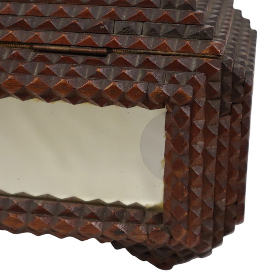 Image 1 of Antike Tramp Art Box Volkskunst