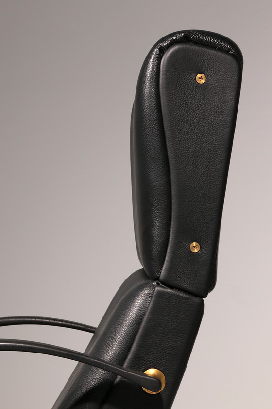 Image 1 of Italian Black Leather Adjustable P40 Relax Chair von Osvaldo Borsani Tecno.