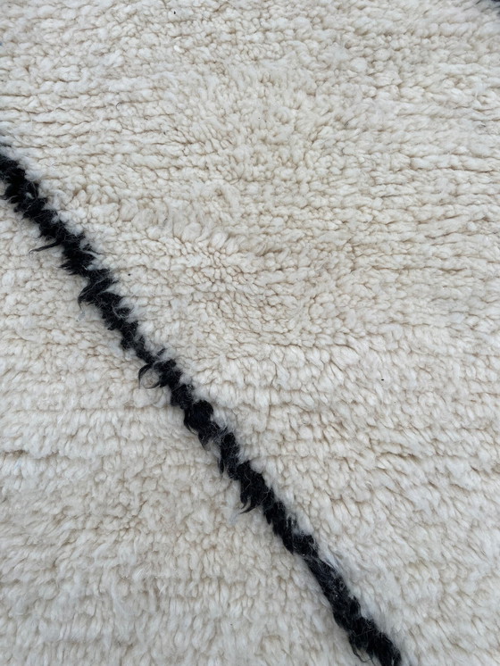 Image 1 of Weiß Modern traditioneller marokkanischer Beni Ouarain-Teppich