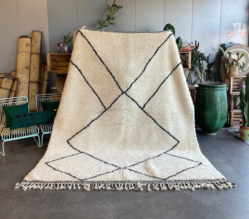 Weiß Modern traditioneller marokkanischer Beni Ouarain-Teppich