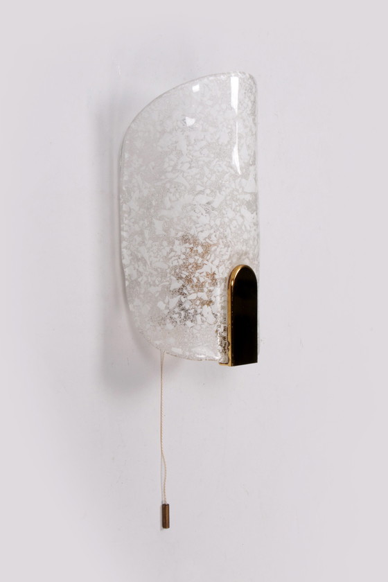 Image 1 of Hillebrand Wandlampe mit schönem Glas und Messing, 1970