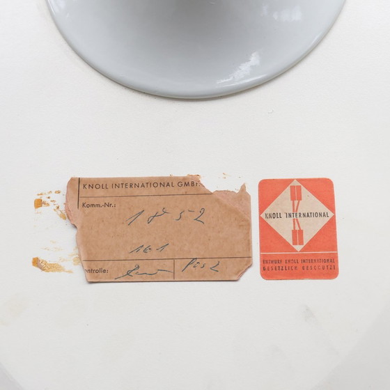 Image 1 of Knoll Tulip Beistelltisch Modell 161