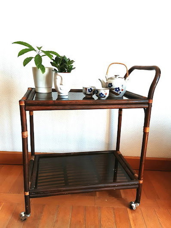 Image 1 of Rollbarer Beistelltisch aus Rattan und Rauchglas im Vintage-Stil