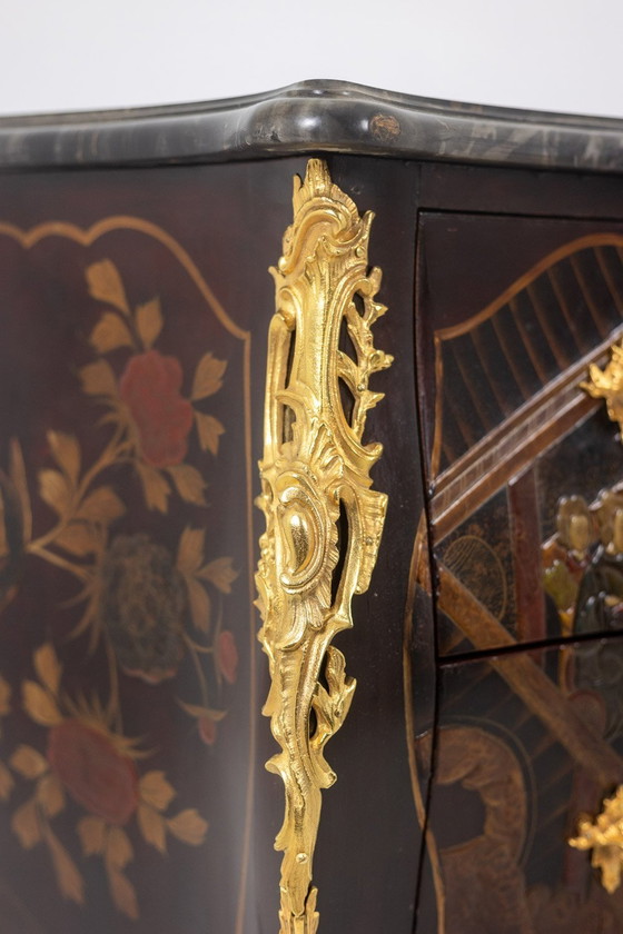 Image 1 of Sauteuse-Kommode aus Lack mit Marmor. 1950er Jahre.