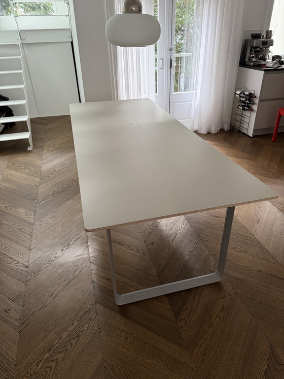 Image 1 of Muuto 70/70 Tisch