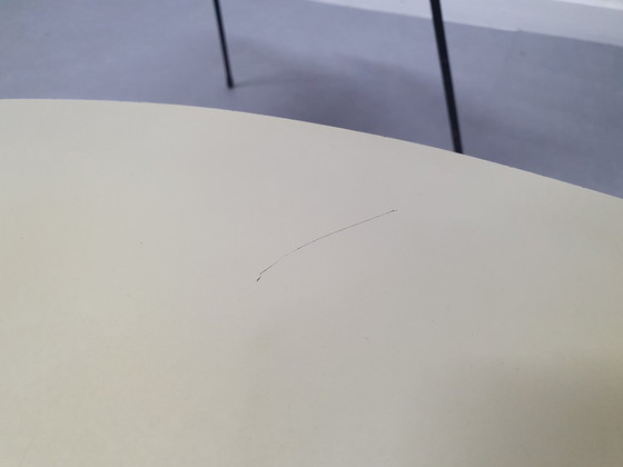 Image 1 of 1950er Beistelltische. Vintage Mimi Set/Dreieckige Tische.