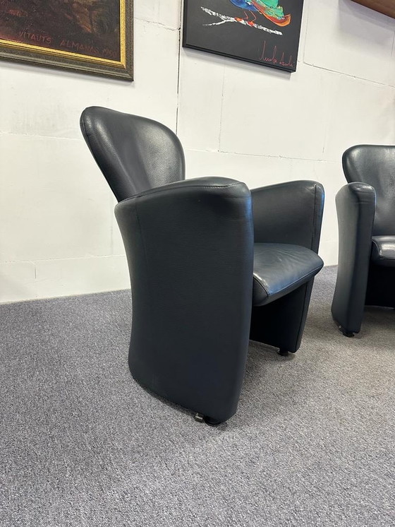 Image 1 of 2 Leolux Emphora Sessel aus blauem Leder