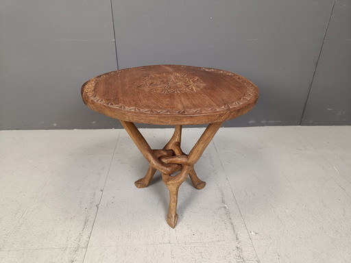 Vintage Tribal Art Afrikanischer Beistelltisch, 1960S