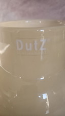 Hellgelbe Dutz-Vase