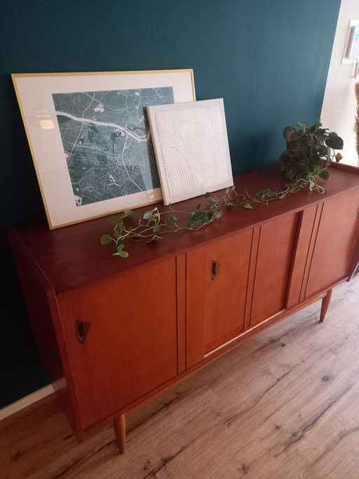 Sideboard aus der Mitte des Jahrhunderts