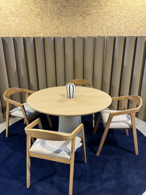 Image 1 of Runder Esstisch aus Holz - Naturholz - Beige Tischbein - Durchmesser 120Cm