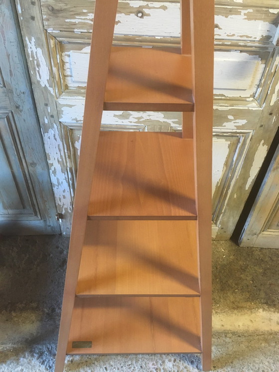 Image 1 of Pyramidenförmiges Regalpaar "Jodhpur" aus Gummibaumholz, Indien