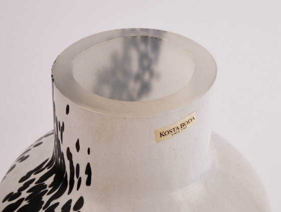 Image 1 of Seltene Kosta Boda Vase, Schwarz-Weiss, Satiniert