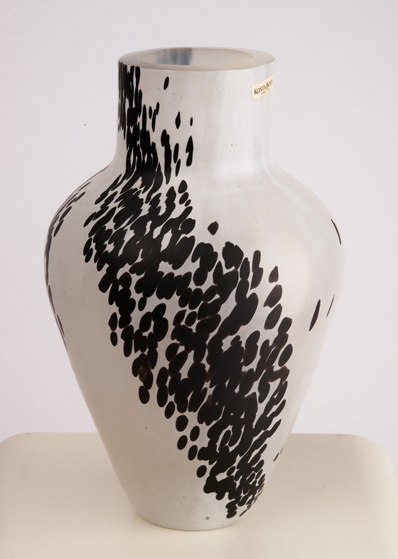 Image 1 of Seltene Kosta Boda Vase, Schwarz-Weiss, Satiniert