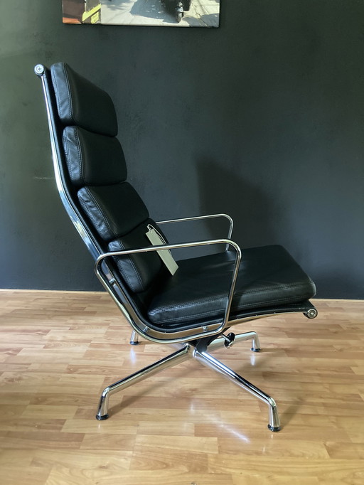 Vitra Soft Pad Chair EA 222 Eames 2023.07