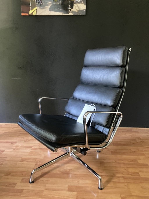 Vitra Soft Pad Chair EA 222 Eames 2023.07