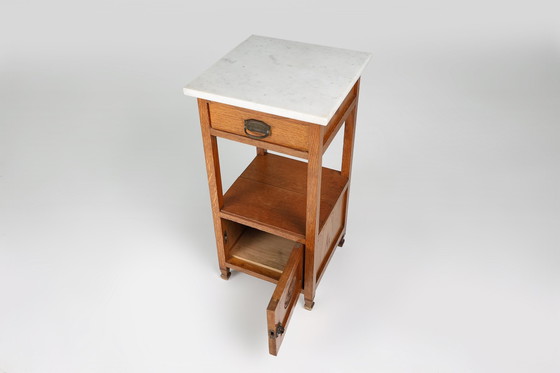 Image 1 of Französischer Art-Déco-Nachttisch mit Carrara-Marmorplatte, 1920er Jahre