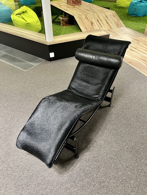 Cassina Lc4 Black Hairy Skin