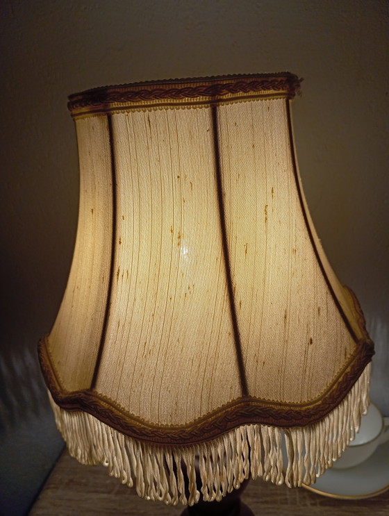 Image 1 of Nachttischlampe Rustikal Chic 1970 Holz gedrechselt Seidenschirm Elfenbein