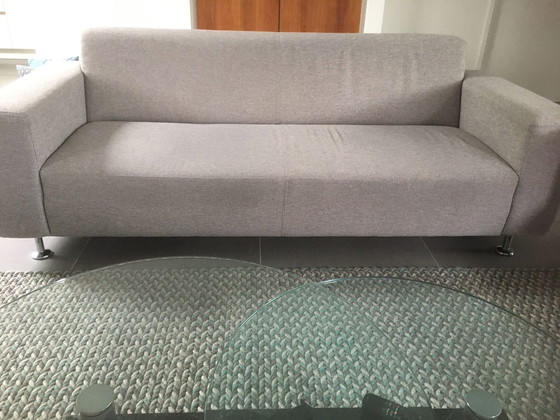 Image 1 of Modernes Goossens 3-Sitzer-Sofa hellgrau/beige mit Chromfüßen