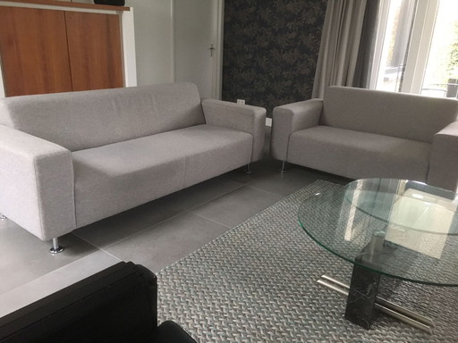 Modernes Goossens 3-Sitzer-Sofa hellgrau/beige mit Chromfüßen