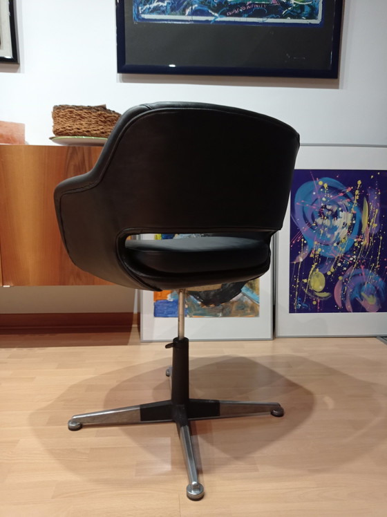 Image 1 of Cassina Olli Mannermaa Stuhl