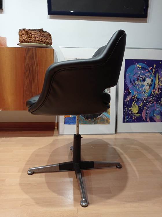 Image 1 of Cassina Olli Mannermaa Stuhl