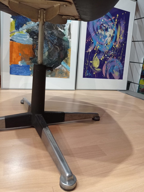 Image 1 of Cassina Olli Mannermaa Stuhl