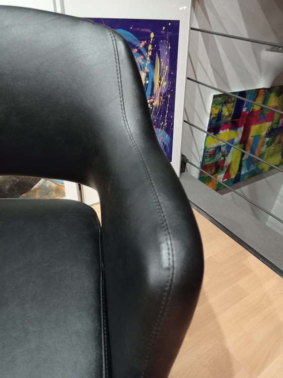 Image 1 of Cassina Olli Mannermaa Stuhl