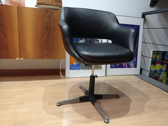 Image 1 of Cassina Olli Mannermaa Stuhl