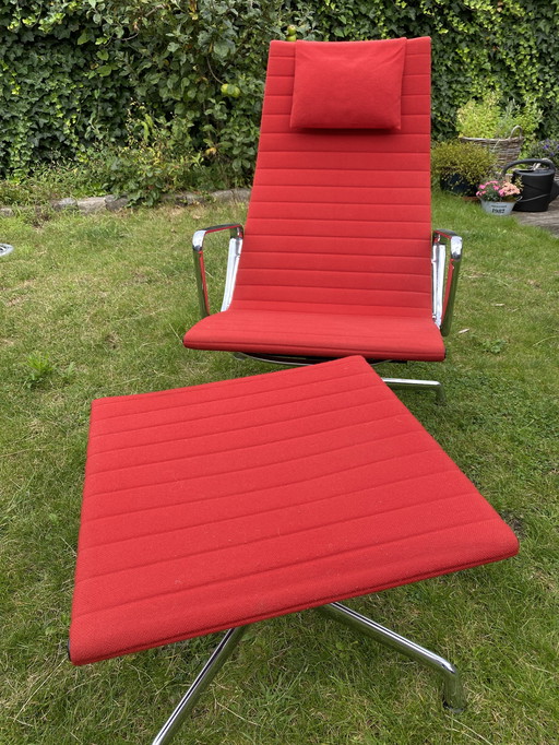 Vitra Eames EA Lounge Chair 124 und Hocker 125