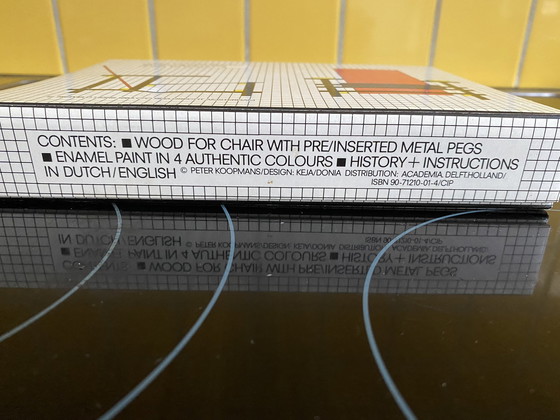 Image 1 of Gerrit Rietveld Miniatur-Rot-Blau-Stuhl