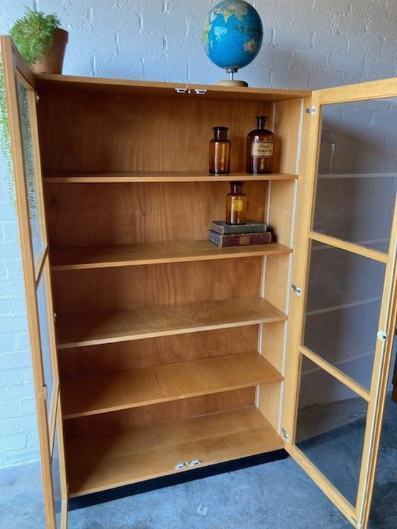 Image 1 of Mid Century Schulschrank, Vitrine, Chemie-Schrank