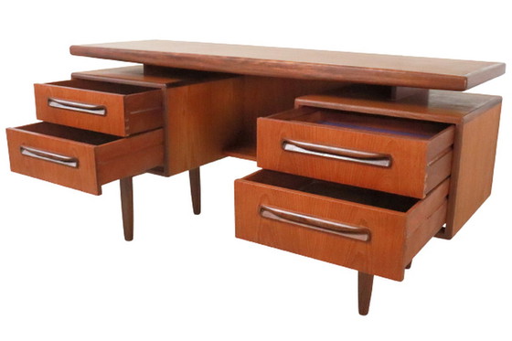 Image 1 of G-Plan Fresco-Schreibtisch