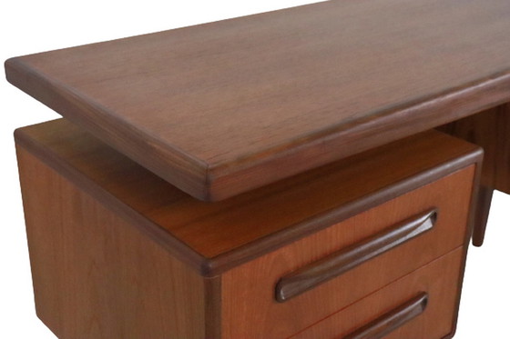 Image 1 of G-Plan Fresco-Schreibtisch