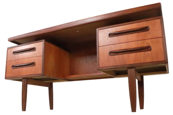 Image 1 of G-Plan Fresco-Schreibtisch