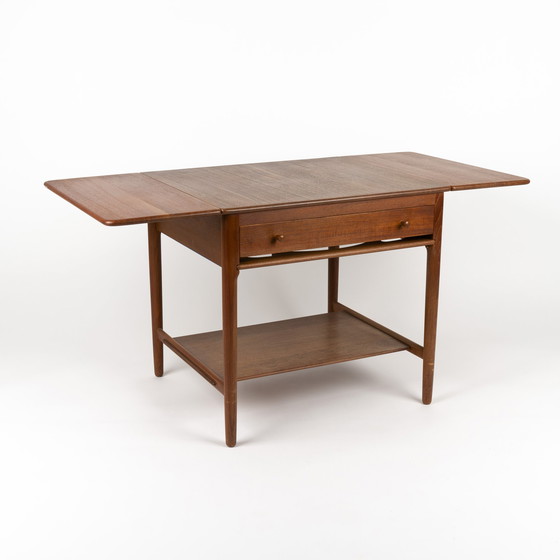 Image 1 of Hans J. Wegner Naaitafel Modell AT 33