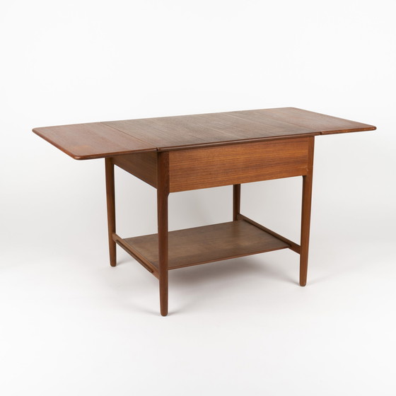 Image 1 of Hans J. Wegner Naaitafel Modell AT 33