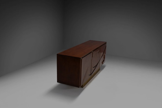 Image 1 of Skulpturales geschwungenes Sideboard aus Holz