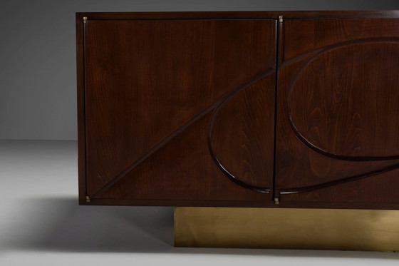 Image 1 of Skulpturales geschwungenes Sideboard aus Holz