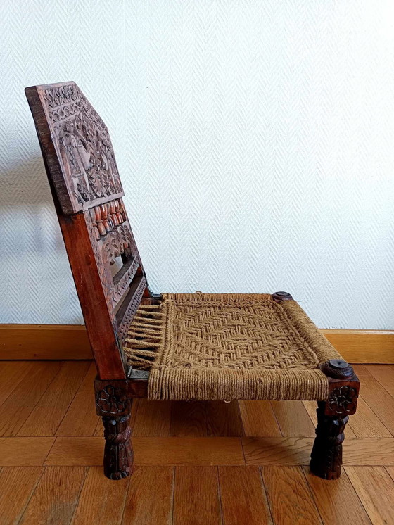 Image 1 of 2X Traditionelle Niedrige Stühle, Indonesien