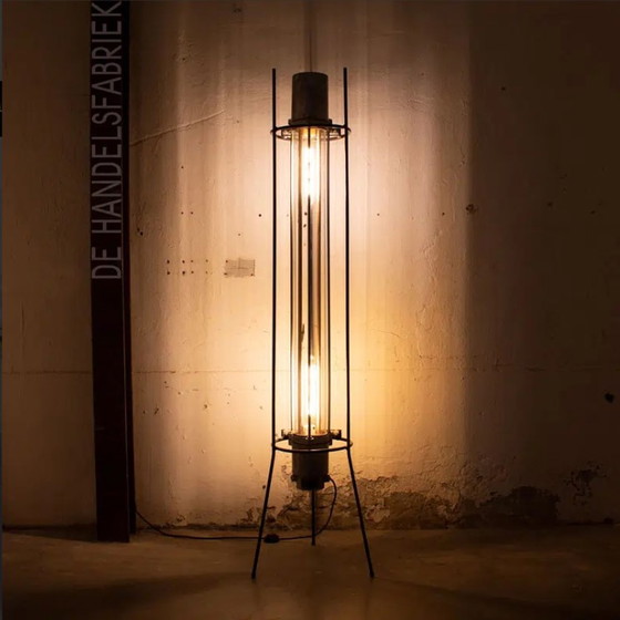 Image 1 of Industrielle Stehlampe