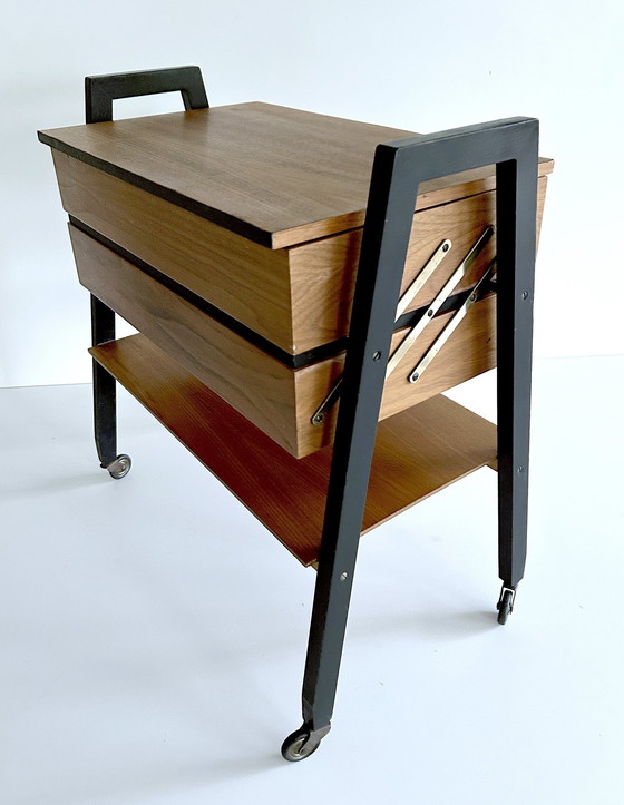 Image 1 of Mid Century Aufbewahrungsbox auf Rädern