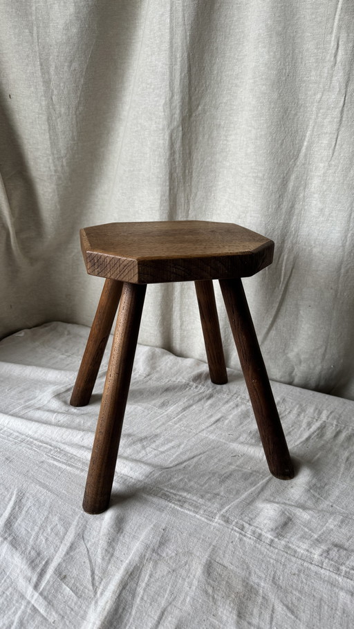 Milchhocker aus Holz, Japandi-Stil