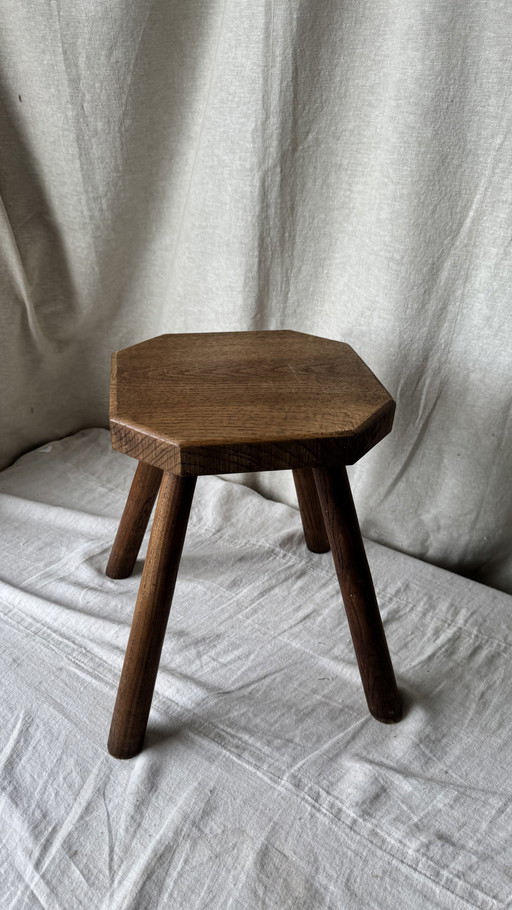 Milchhocker aus Holz, Japandi-Stil