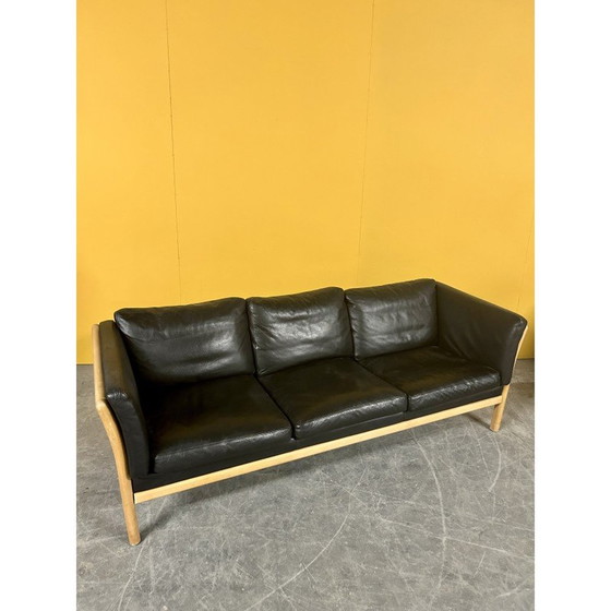 Image 1 of Dänisches 3-Sitzer-Sofa aus schwarzem Leder mit Holzgestell, 1960er Jahre