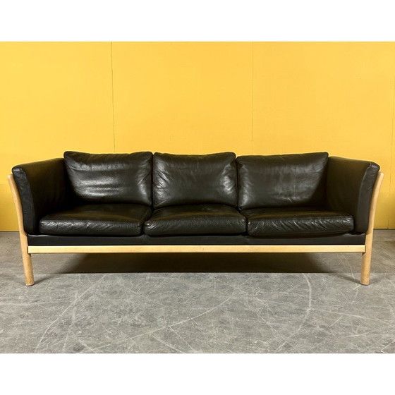 Image 1 of Dänisches 3-Sitzer-Sofa aus schwarzem Leder mit Holzgestell, 1960er Jahre