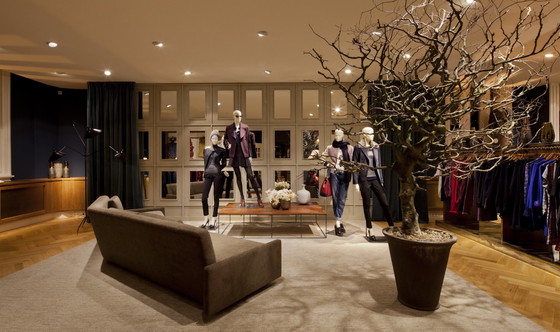 Image 1 of Ozenfant-Sofa